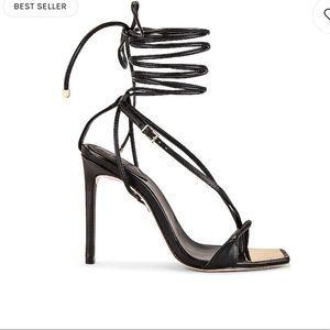 Vikki Heel in Black
Schutz